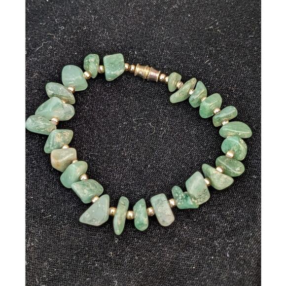 Vintage Green Gemstone Chip Bracelet W/ Barrel Clasp - Picture 2 of 8